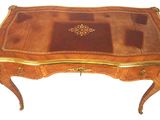 a table that has a glass top on it