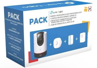 Le coffret contient un appareil photo, une télécommande et une télécommande.