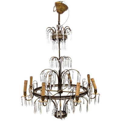 an image of a large chandelier with many lights hanging from it
