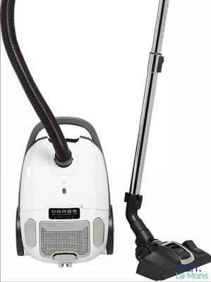 l'aspirateur est propre et prêt à être utilisé sur le sol
