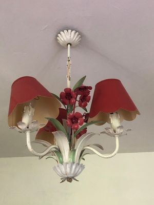 Suspension en tôle laquée polychrome à trois bras de lumière…