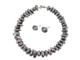 ensemble collier et boucles d'oreilles avec des perles de labradorite et un fermoir en argent