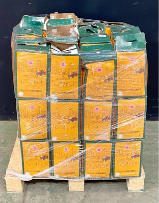 une pile de caisses de bière sur une palette
