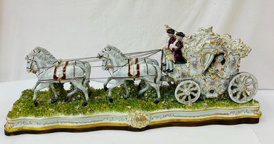 Tres Beau Groupe EN Porcelaine Compose D UN Carrosse Tire PA…