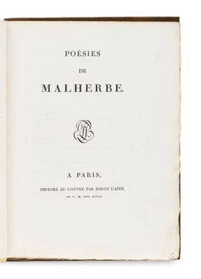 un livre ouvert avec un titre en noir et blanc