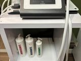 l'image d'une machine posée sur une table