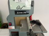 the machine is sitting on top of the table in the room
