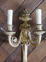PAIRE D'APPLIQUES à deux bras de lumière en bronze ciselé et… (photo 2)