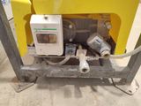 a picture of a machine that is sitting on the ground
