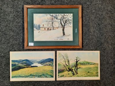 trois photos encadrées représentant des arbres et une maison dans un paysage enneigé
