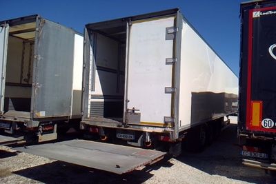 SRTC FRUEHAUF SEMI REMORQUE HAYON 3 ESSIEUX PTAC 38T - Dmec …