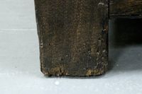 Coffre en bois massif verni foncé, sculpté d'un décor de fri… (photo 4)