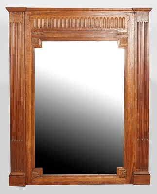 Trumeau de boiserie en bois sculpté.