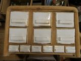 une photo d'une commode en bois à six tiroirs