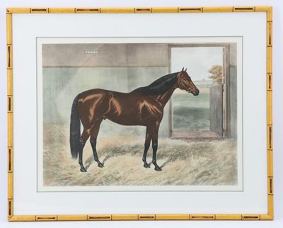 un tableau représentant un cheval brun debout devant une fenêtre
