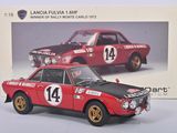 une photo d'une maquette de voiture de course rouge