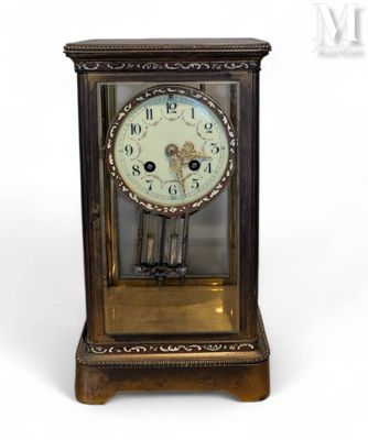 Pendule borne en bronze doré et ornements d'émaux cloisonnés…