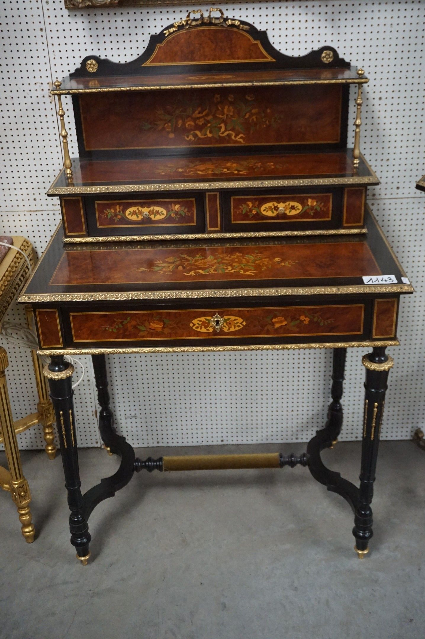 Joli « bonheur-du-jour » de style Napoléon III – bureau de d…