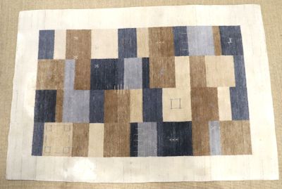TAPIS IRAN MODERNE, XXème Tapis gabbeh, à décor de motifs gé…