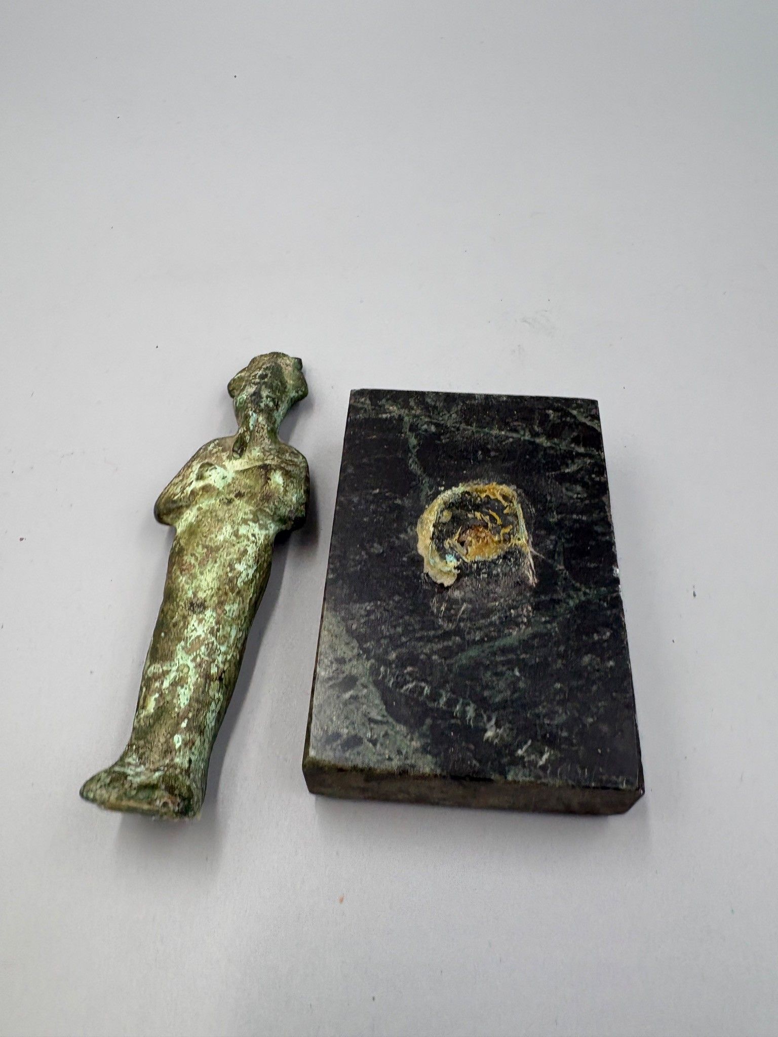 Objets d'art & Curiosités