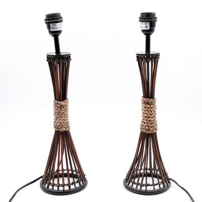 paire de lampes de table en rotin avec des abat-jours gainés de corde, milieu du XXe siècle