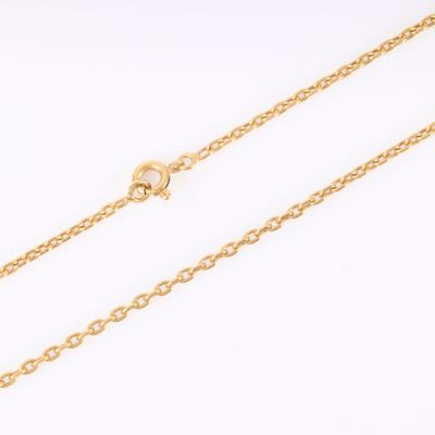 un collier plaqué or, composé d'une chaîne et d'un fermoir