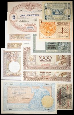 une image représentant un assortiment de billets de banque sur fond noir
