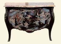 Commode galbée en bois laqué noir à décor imitant le vernis … (photo 2)