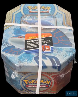 une boîte de cartes à collectionner Pokémon emballée dans du plastique