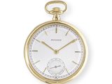 gros plan d'une montre de poche en or sur fond blanc