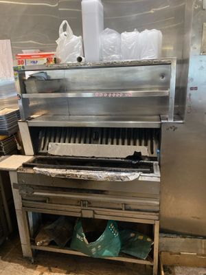 Barbecue grill professionnel en inox sur châssis sans marque…