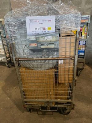 un chariot contenant beaucoup d'articles
