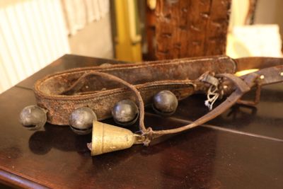 Collier de cheval en cuir et grelots + clochette en laiton /… - Photo 1