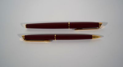 WATERMANN Parure en laque bordeaux comprenant une style plum…