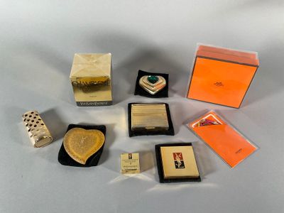 a lot of items that are sitting on a table