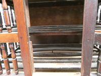 Panetière en noyer sculpté et tourné, à barreaux - Provence,… (photo 6)