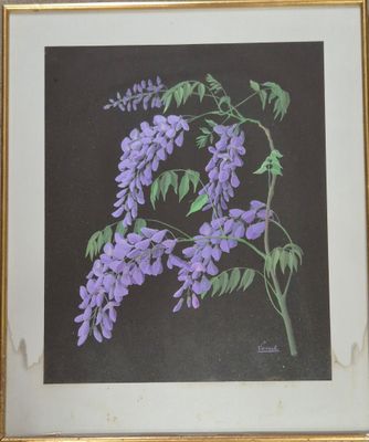 tableau représentant des fleurs violettes sur fond noir, dans un cadre doré