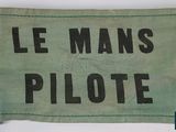un vieux sac de pilote français portant l'inscription « Le Mans Pilote »