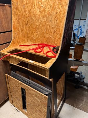 Base en OSB + ecran pour borne arcade (en l'état, sans garan…