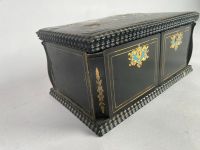 Coffret à bijoux en bois noirci à déor de marqueterie Boulle… (photo 5)