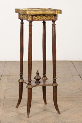 Sellette en bois de placage et ornementations de bronze doré…