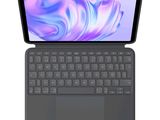 un gros plan d'un ordinateur portable sur lequel est posé un clavier