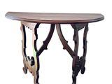 une image représentant une table avec un plateau en bois
