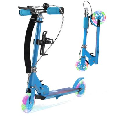 un scooter bleu muni de roues
