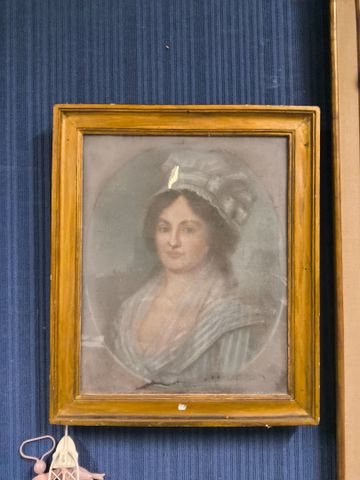 Portrait de femme. Pastel. non signé