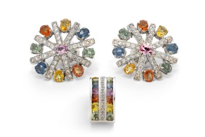 une paire de boucles d'oreilles en saphirs multicolores et diamants