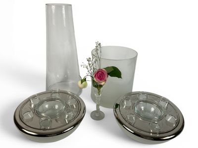 ART DE LA TABLE & ART DE RECEVOIR XXIème siècle comprenant D…