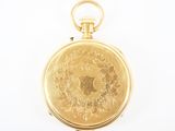 une image d'une montre à gousset en or sur fond blanc