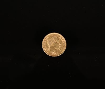 une pièce d'or sur fond noir