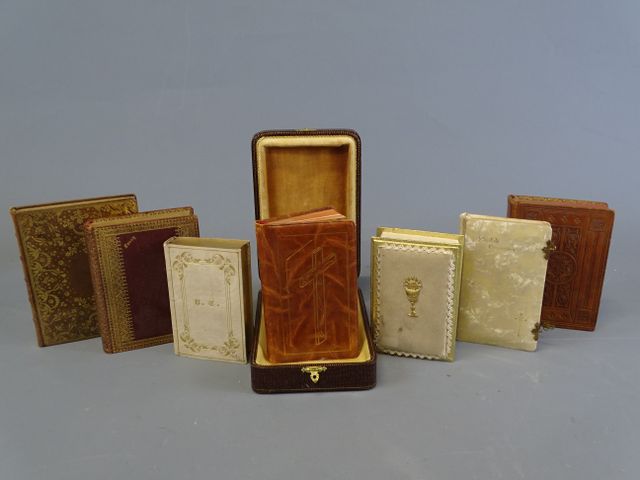 Lot de6 missels dont un en coffret, un dessus bakélite irisée, un...